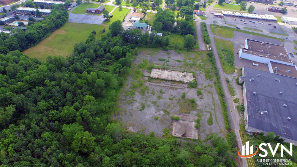 1477 North Road SE, Niles, OH 44446